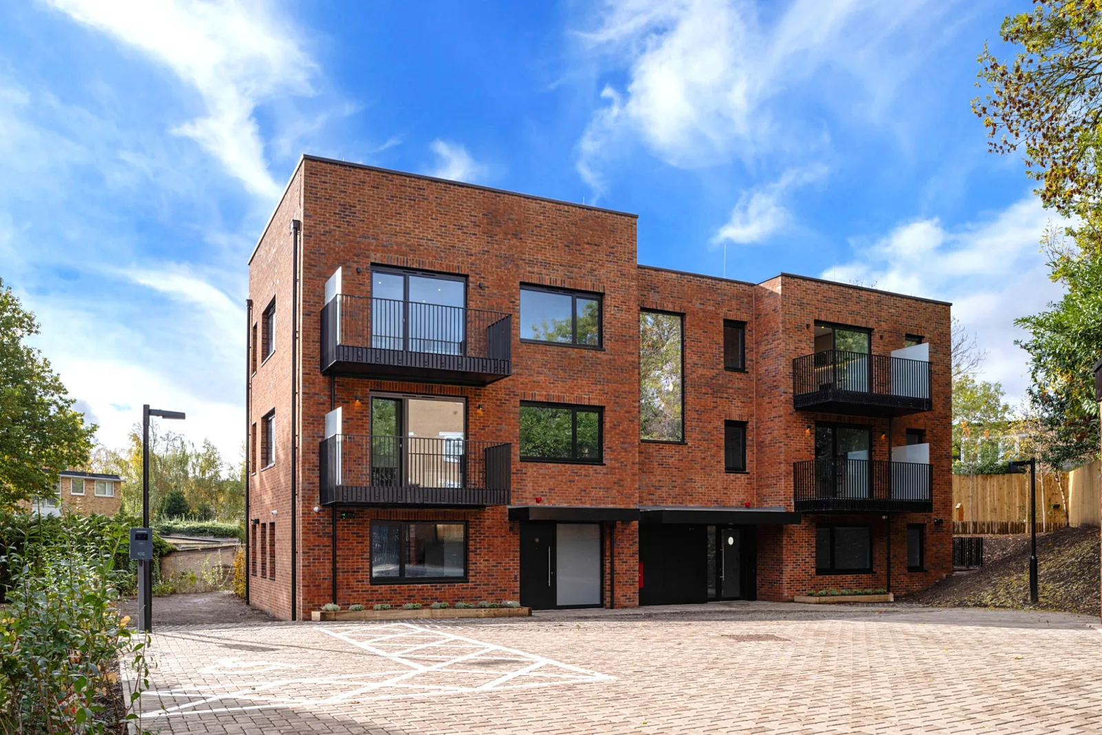 Holm Wimbledon Park II exterior